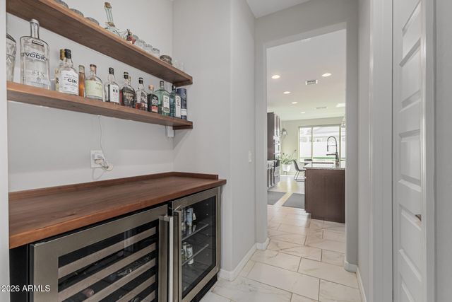 2517 E NOVAK Way, Phoenix, AZ 85042