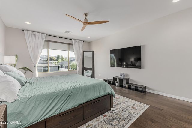 2517 E NOVAK Way, Phoenix, AZ 85042