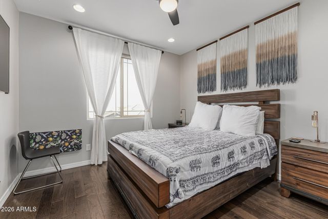 2517 E NOVAK Way, Phoenix, AZ 85042