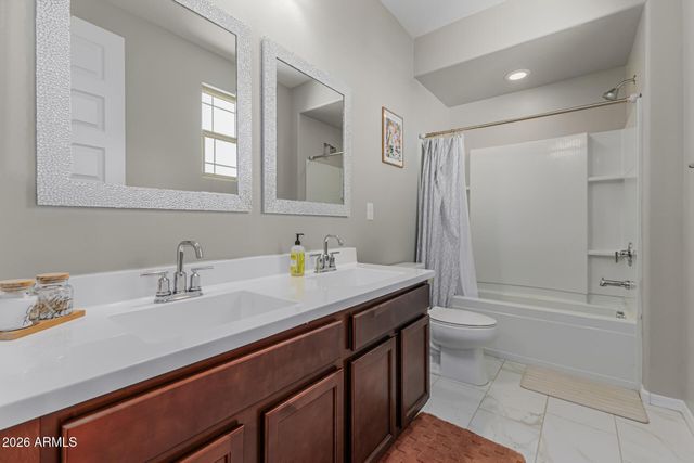 2517 E NOVAK Way, Phoenix, AZ 85042