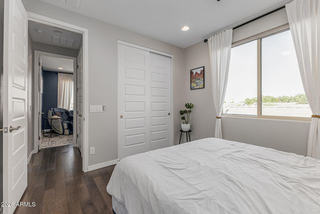 2517 E NOVAK Way, Phoenix, AZ 85042