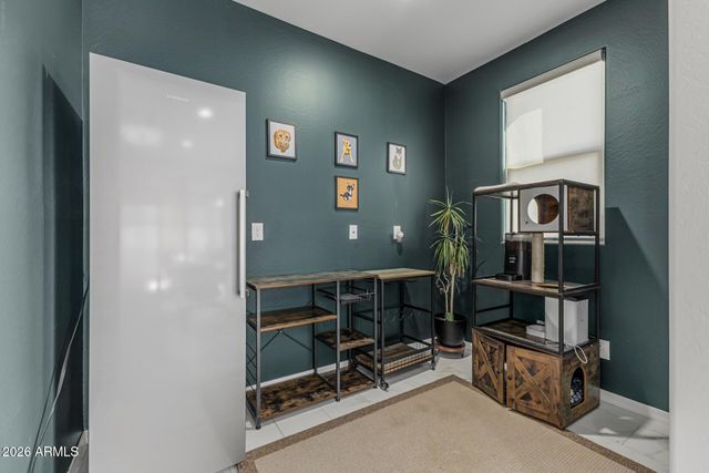 2517 E NOVAK Way, Phoenix, AZ 85042