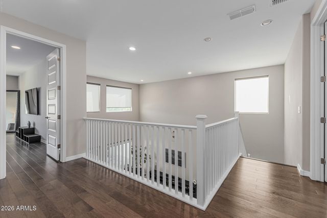 2517 E NOVAK Way, Phoenix, AZ 85042