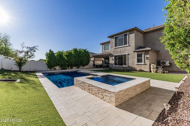 2517 E NOVAK Way, Phoenix, AZ 85042