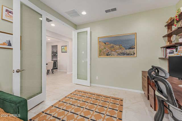 2517 E NOVAK Way, Phoenix, AZ 85042