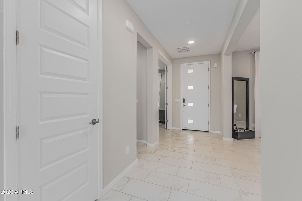 2517 E NOVAK Way, Phoenix, AZ 85042 — photo 4