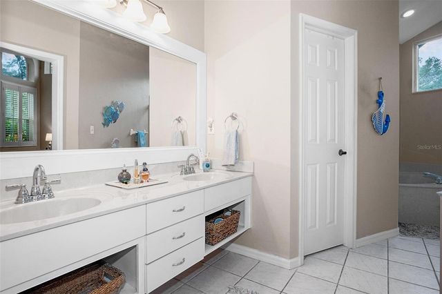 5117 FAIRWAY ONE DRIVE, Valrico, FL 33596