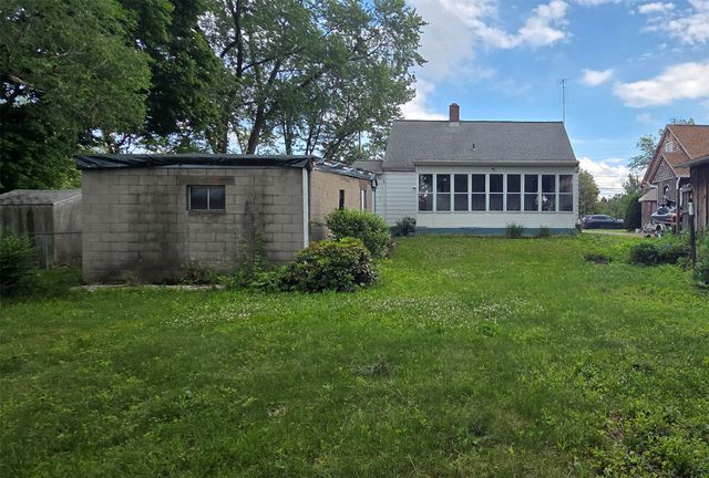 2352 FAIRMOUNT Parkway, Erie, PA 16510