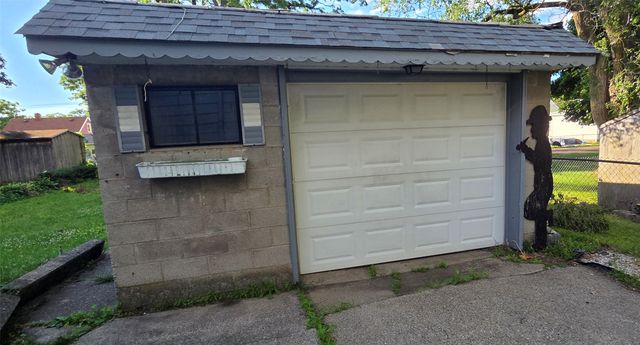 2352 FAIRMOUNT Parkway, Erie, PA 16510