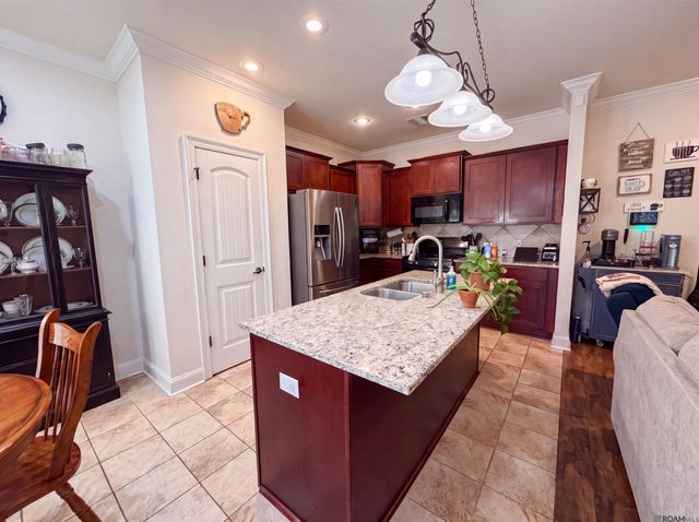17675 Feather Ridge Dr, Prairieville, LA 70769