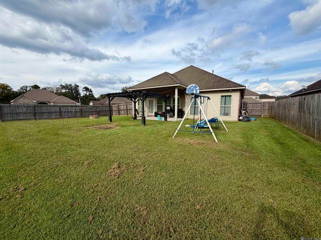 17675 Feather Ridge Dr, Prairieville, LA 70769
