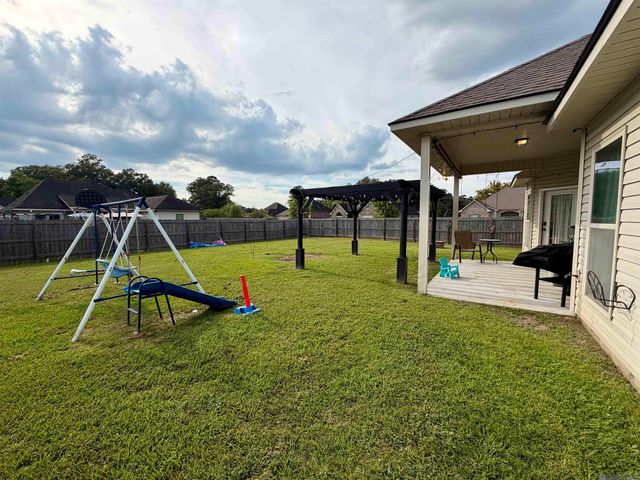 17675 Feather Ridge Dr, Prairieville, LA 70769