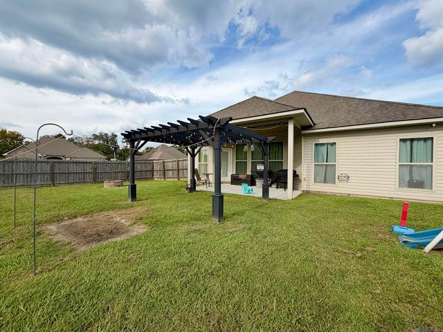 17675 Feather Ridge Dr, Prairieville, LA 70769