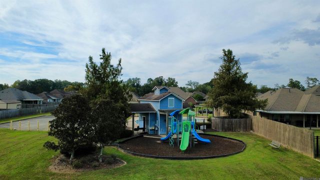 17675 Feather Ridge Dr, Prairieville, LA 70769