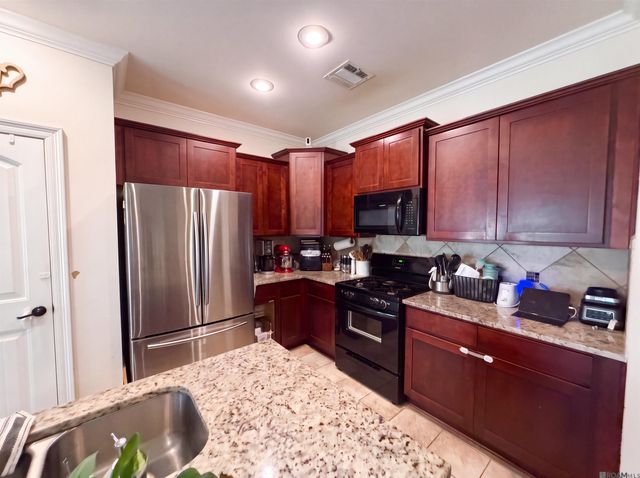 17675 Feather Ridge Dr, Prairieville, LA 70769