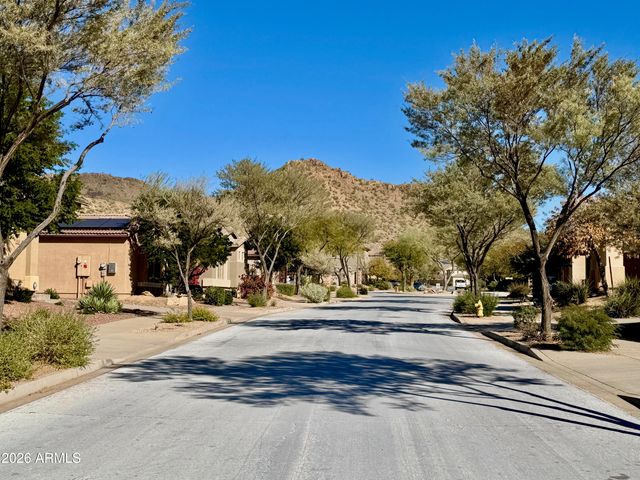 2630 W SAT NAM Way, Phoenix, AZ 85086