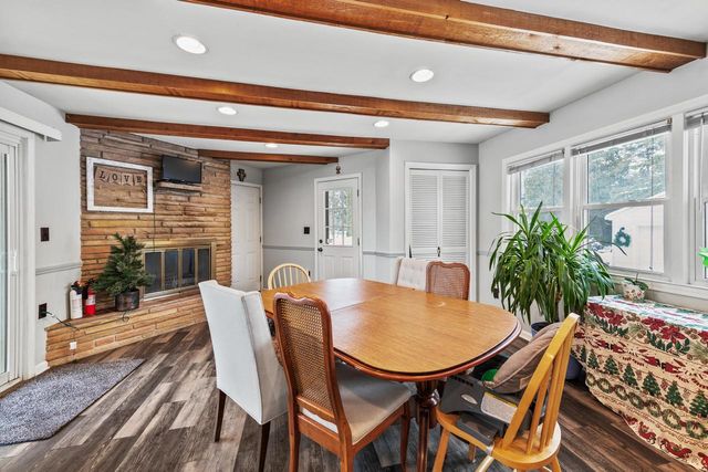 412 E Spooner ROAD, Fox Point, WI 53217