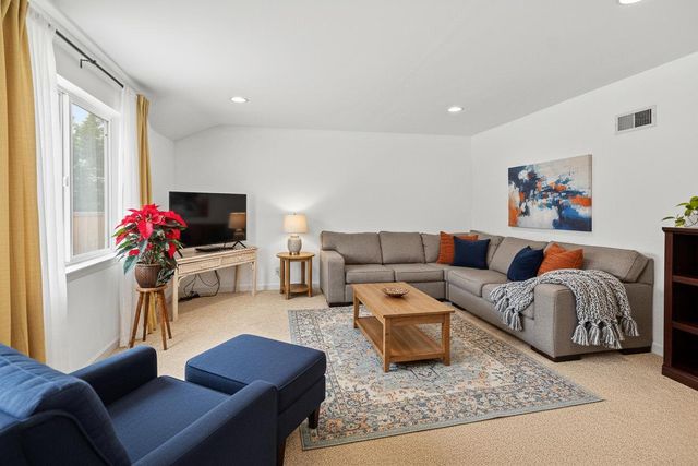 412 E Spooner ROAD, Fox Point, WI 53217