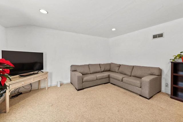 412 E Spooner ROAD, Fox Point, WI 53217