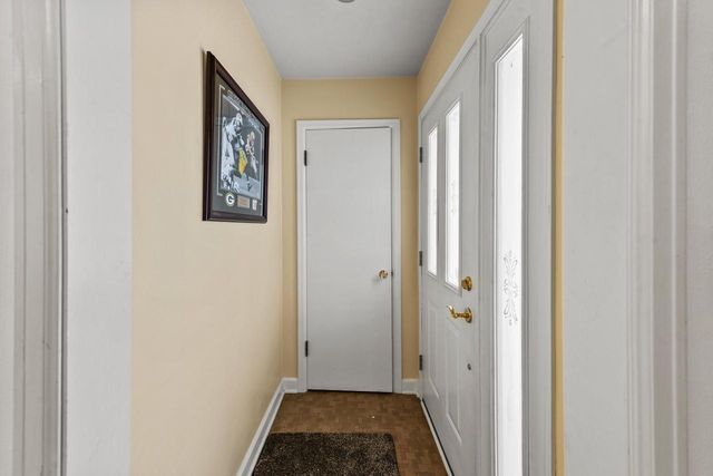 412 E Spooner ROAD, Fox Point, WI 53217