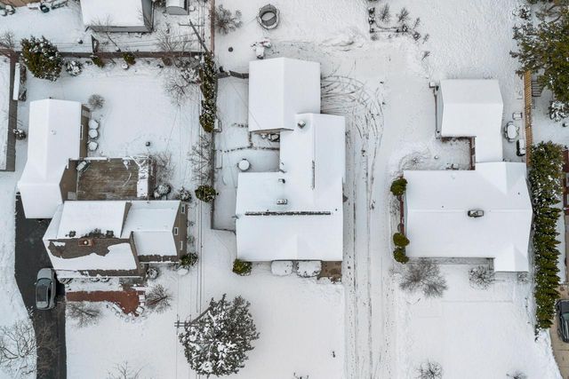 412 E Spooner ROAD, Fox Point, WI 53217