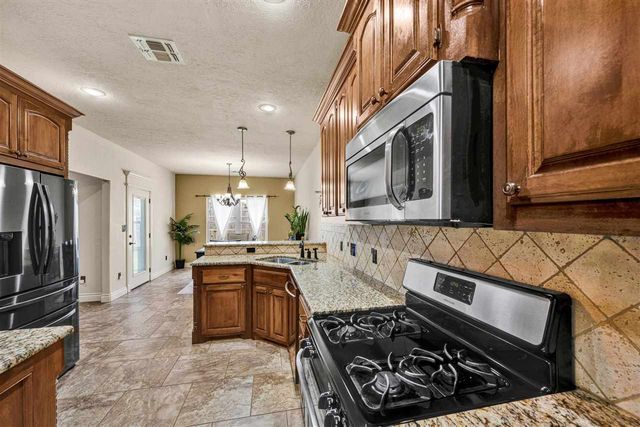 3603 NE Cypress Ln, Lawton, OK 73507
