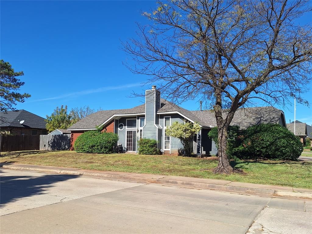 1219 Stoneridge Drive, Moore, OK 73160