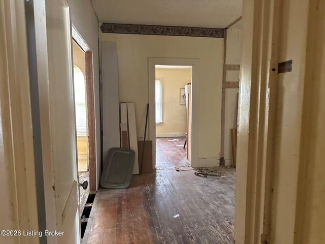 1615 Texas Ave, Louisville, KY 40217