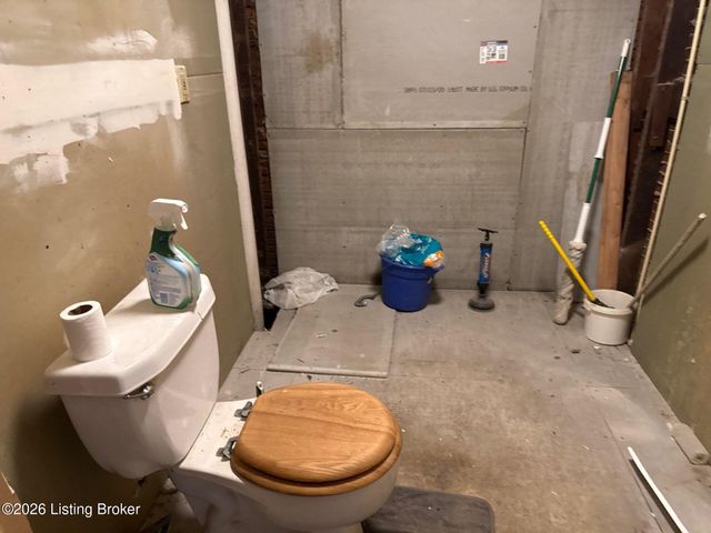 1615 Texas Ave, Louisville, KY 40217