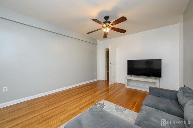 2520 John F Kennedy Boulevard, Jersey City, NJ 07304