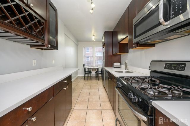 2520 John F Kennedy Boulevard, Jersey City, NJ 07304