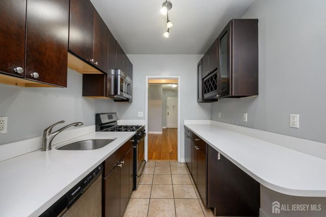 2520 John F Kennedy Boulevard, Jersey City, NJ 07304