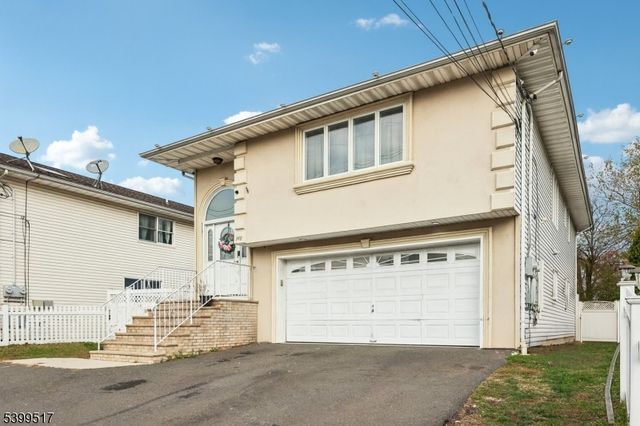 348 River Dr, Garfield City, NJ 07026