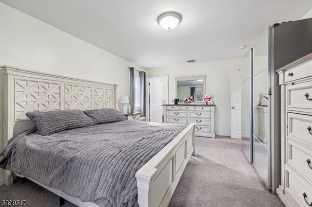 348 River Dr, Garfield City, NJ 07026