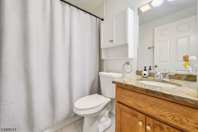 348 River Dr, Garfield City, NJ 07026