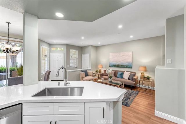 304 Birch Grove, Irvine, CA 92618