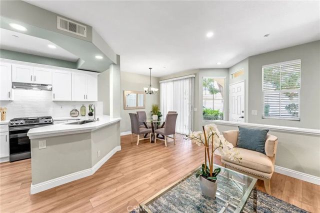 304 Birch Grove, Irvine, CA 92618