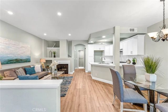 304 Birch Grove, Irvine, CA 92618