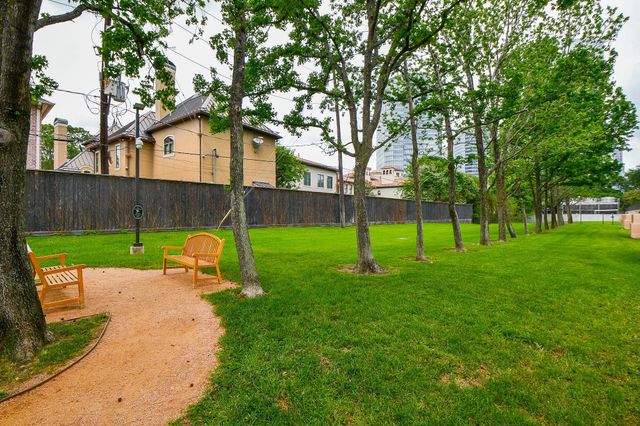 5110 San Felipe Street 145W, Houston, TX 77056