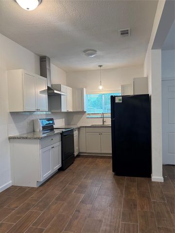 9834 Pelsey St Unit B Street, Houston, TX 77029