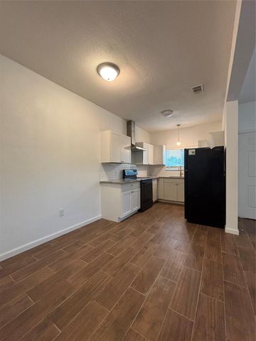 9834 Pelsey St Unit B Street, Houston, TX 77029