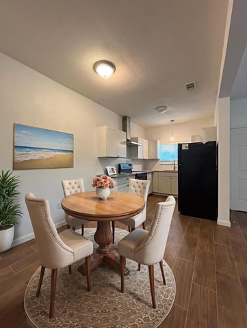 9834 Pelsey St Unit B Street, Houston, TX 77029