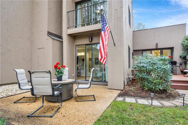 112 Harrops GLN, Williamsburg, VA 23185