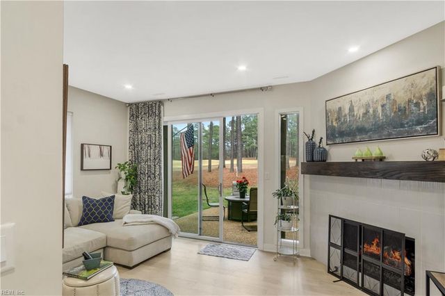 112 Harrops GLN, Williamsburg, VA 23185