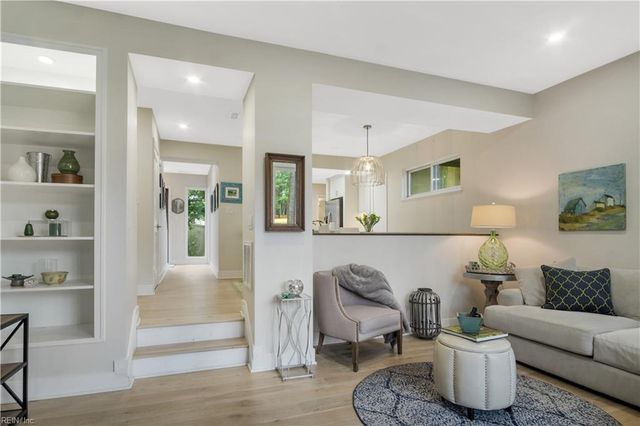 112 Harrops GLN, Williamsburg, VA 23185