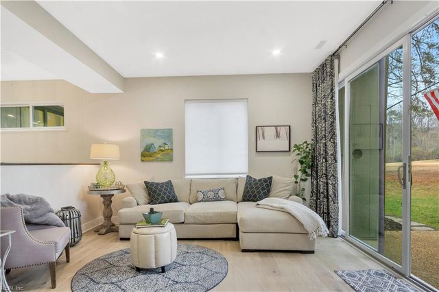 112 Harrops GLN, Williamsburg, VA 23185