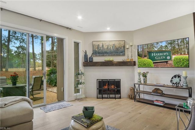 112 Harrops GLN, Williamsburg, VA 23185