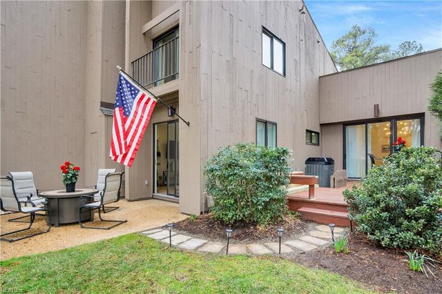 112 Harrops GLN, Williamsburg, VA 23185