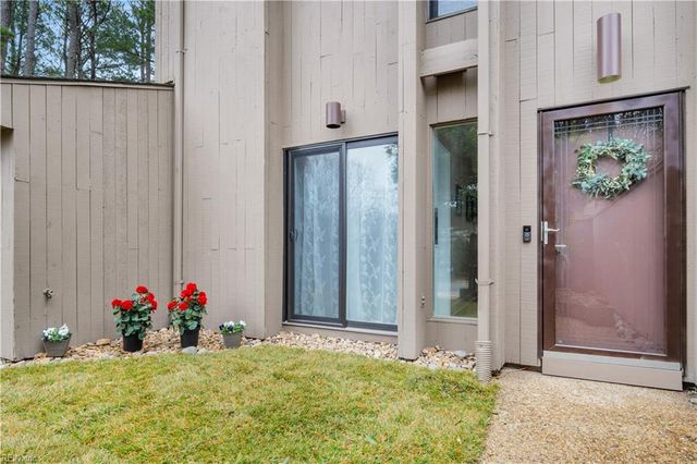 112 Harrops GLN, Williamsburg, VA 23185