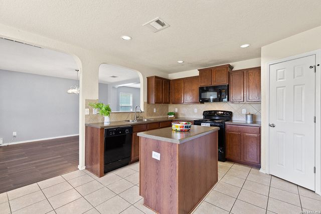 706 Scarlet Ibis, San Antonio, TX 78245